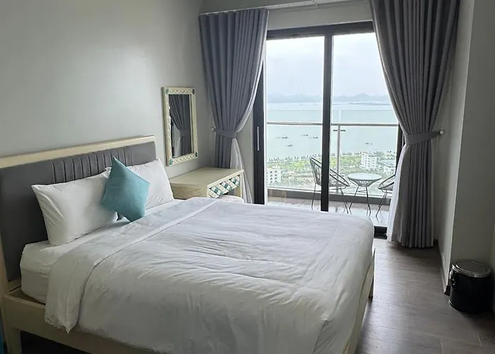 Moc Sky Penthouse Ha Long, New Life Tower Apartment *